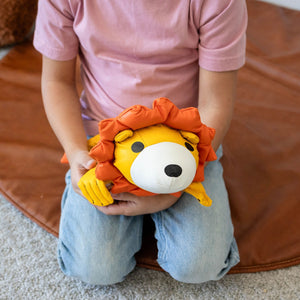 Leo the Weighted Lion