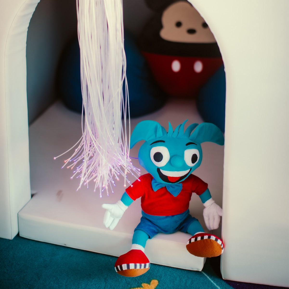 Chill Corner Small 8' x 8'