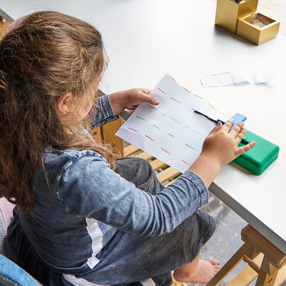 Mounted Table Top Scissor - Plastic Base