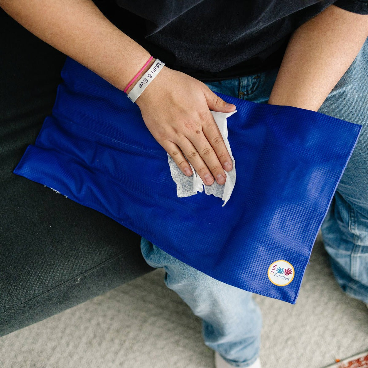 Wipe Clean! Weighted Lap Pads